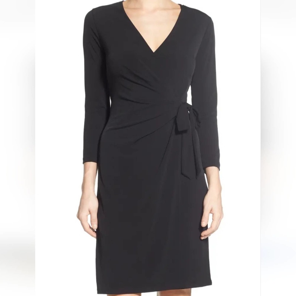 DIANE VON FURSTENBERG BLACK WRAP DRESS SIZE 2